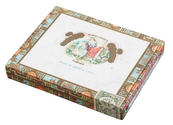 ROMEO Y JULIETA: 10 TRES PETIT CORONAS