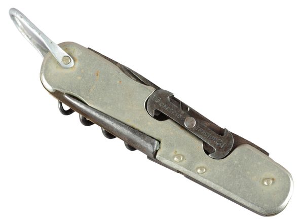 A SPORTSMAN'S POCKET KNIFE