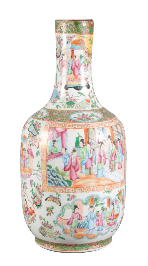 A CHINESE PORCELAIN FAMILLE ROSE VASE