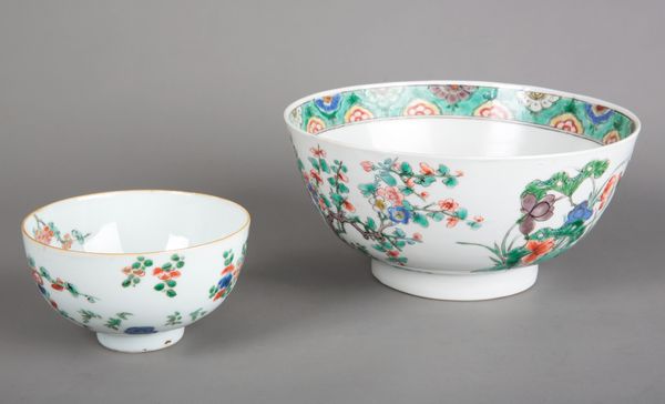 A CHINESE PORCELAIN FAMILLE VERTE BOWL