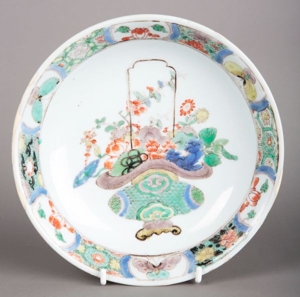 A CHINESE PORCELAIN FAMILLE VERTE SAUCER