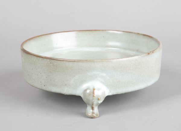 A CHINESE PORCELAIN 'RU TYPE' BRUSH WASHER