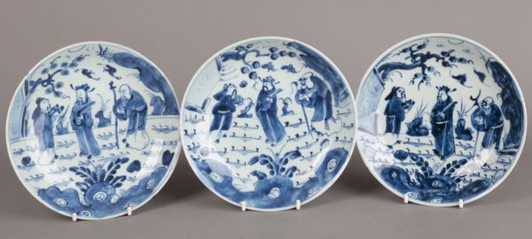 A GROUP OF THREE CHINESE PORCELAIN PROVINCIAL BLUE AND WHITE PLATES