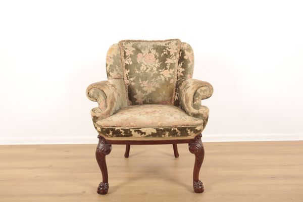 A 1920S MAHOGANY ARMCHAIR OF GEORGE III DESIGN