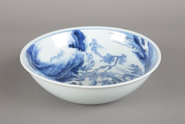 A CHINESE PORCELAIN BLUE AND WHITE BOWL