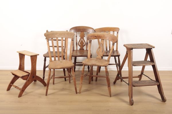 A HARLEQUIN SET OF FIVE FARMHOUSE COUNTRY DINING CHAIRS