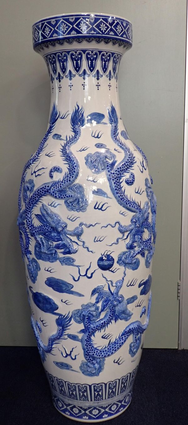 A LARGE MODERN CHINESE BLUE AND WHIE VASE