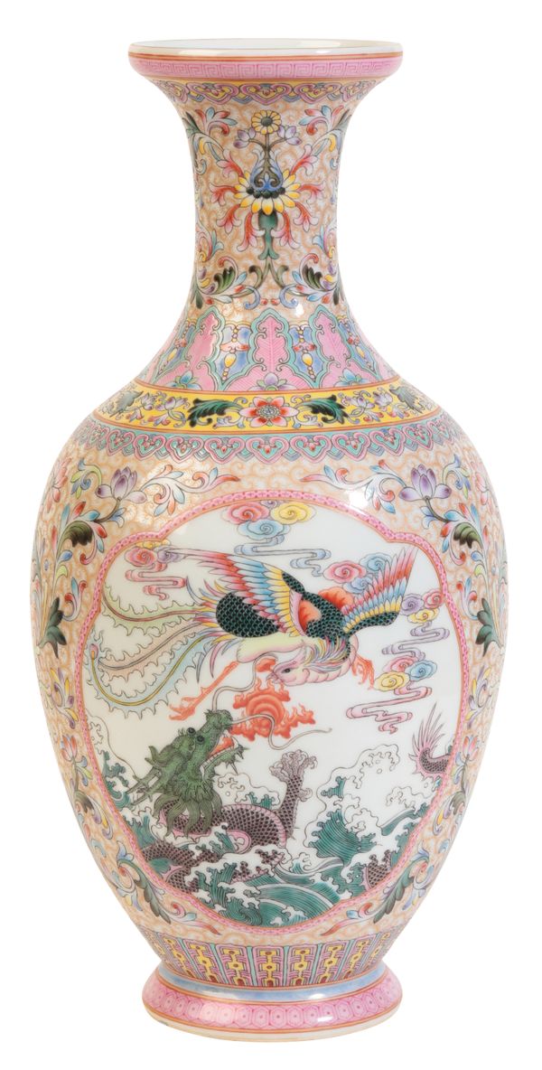 A CHINESE PORCELAIN FAMILLE ROSE BALUSTER VASE