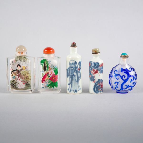 A GROUP OF FIVE CHINESE SNUFF BOTTLES