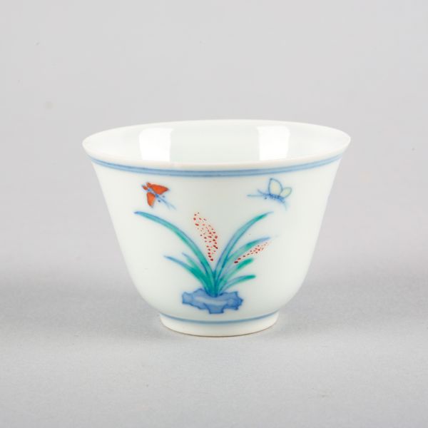 A CHINESE PORCELAIN DOUCAI WINE CUP