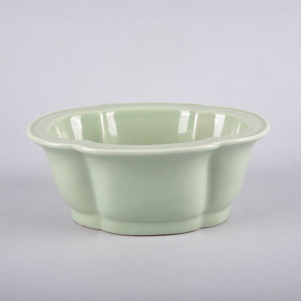 A CHINESE PORCELAIN CELADON LOBED BOWL