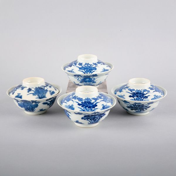 A SET OF FOUR CHINESE PORCELAIN BLUE AND WHITE GAIWANS