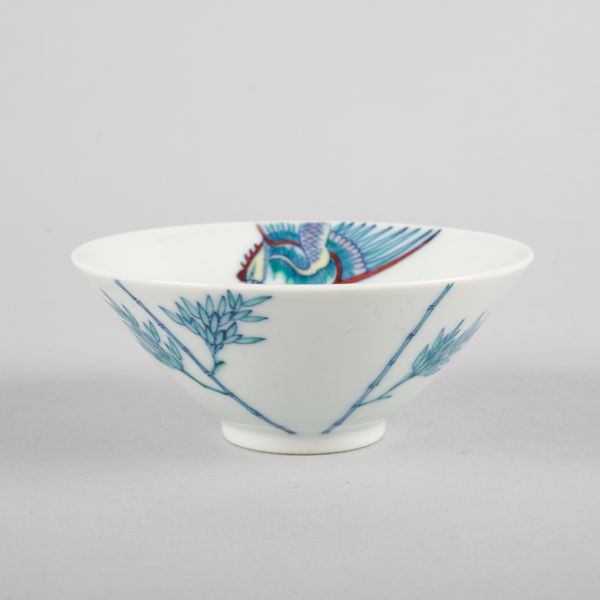 A CHINESE PORCELAIN DOUCAI BOWL