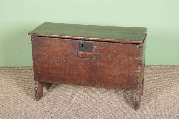 AN ENGLISH OAK COFFER