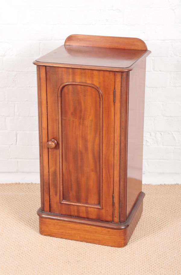 A VICTORIAN MAHOGANY BEDSIDE CUPBOARD