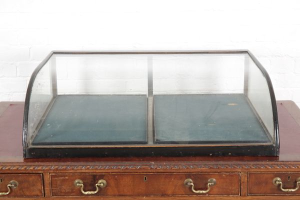 A VICTORIAN GLAZED TABLE TOP DISPLAY CASE