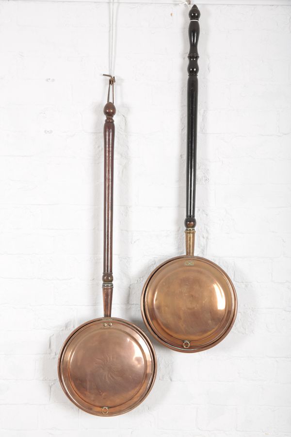 A VICTORIAN COPPER WARMING PAN