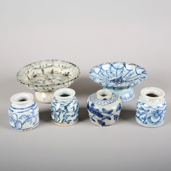 FOUR CHINESE BLUE AND WHITE PORCELAIN INK POTS