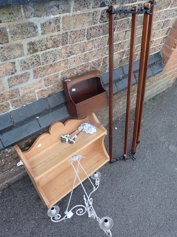 A VINTAGE CEILING CLOTHES AIRER WITH FITTINGS