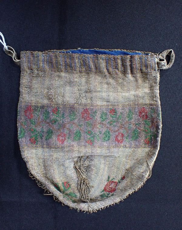 A REGENCY OR EARLY VICTORIAN 'RETICULE'