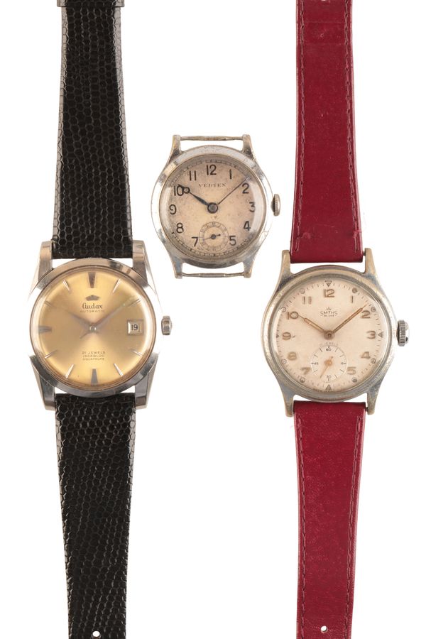 SMITHS DE LUXE: A STAINLESS STEEL WRISTWATCH