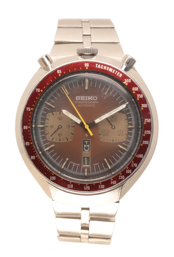 SEIKO: A BULL HEAD STAINLESS STEEL BRACELET WATCH