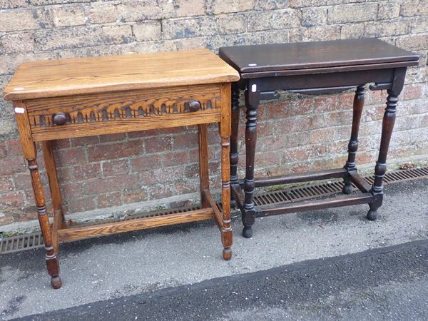 AN  OAK SIDE TABLE, WITH FRIEZE DRAWER