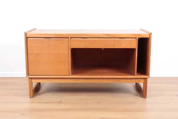 TURNIDGE OF LONDON: A TEAK SIDEBOARD