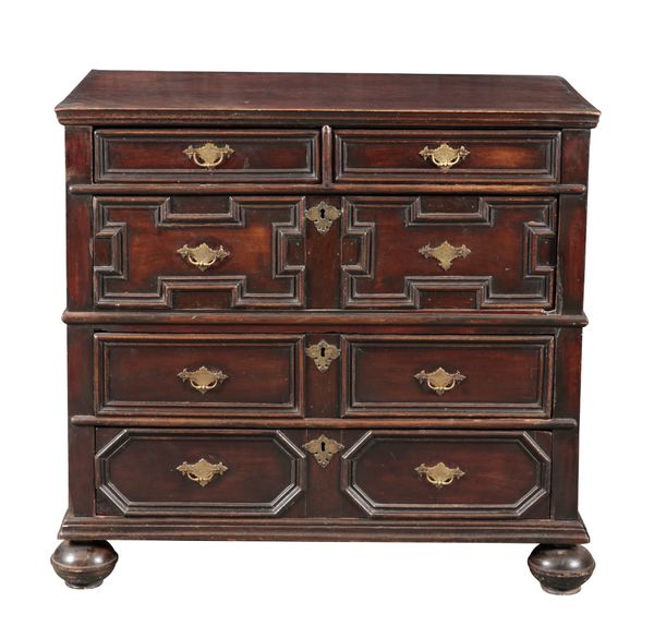 A CAROLEAN STYLE OAK CHEST OF DRAWERS
