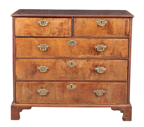AN EARLY 18TH CENTURY WALNUT CHEST OF DRAWERS