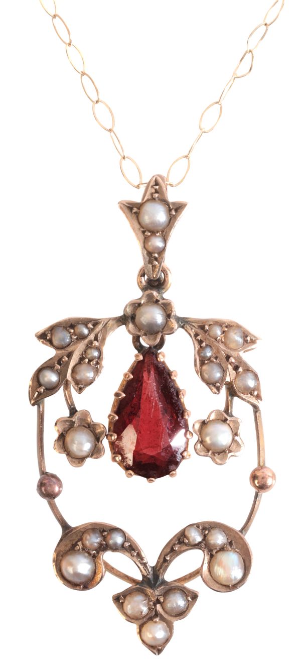 AN ANTIQUE GARNET AND SEED PEARL LAVALIER PENDANT NECKLACE