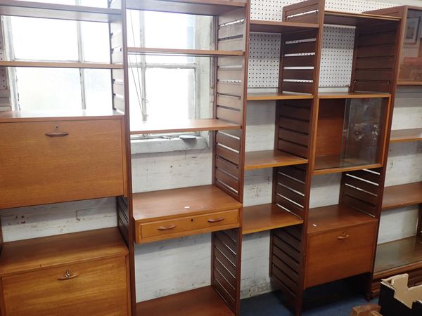 A MID-CENTURY TEAK STAPLES & Co LADDERAX MODULAR BOOKCASE