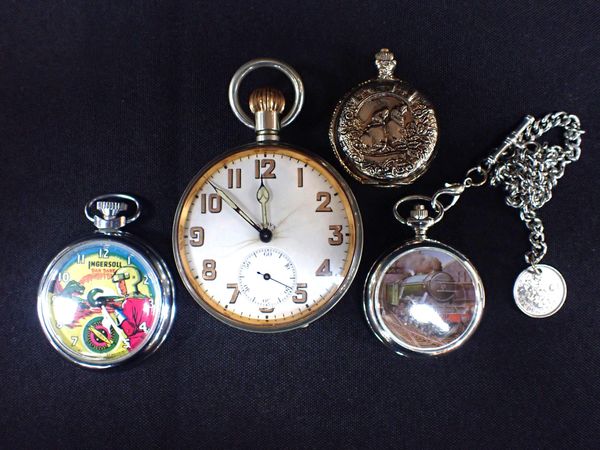 A GENTLEMAN'S SILVER-PLATED EIGHT DAY OPEN FACE POCKET WATCH