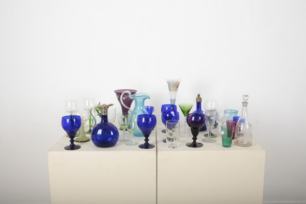 A 19TH CENTURY SILVER PLATED MOUNTED ‘BRISTOL BLUE’ DECANTER