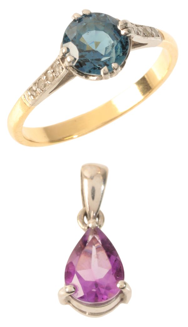 A SAPPHIRE AND DIAMOND RING