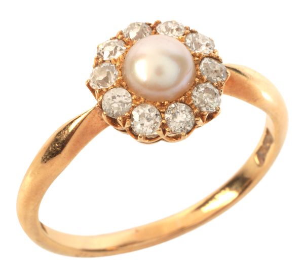 AN ANTIQUE PEARL AND DIAMOND CLUSTER RING