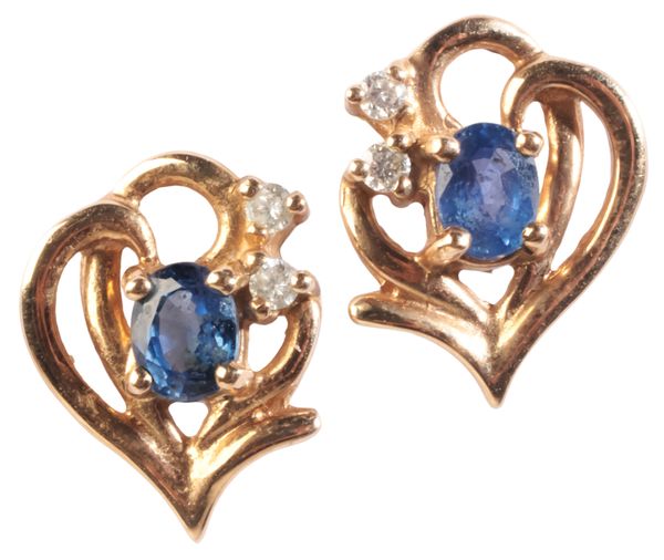 A PAIR OF SAPPHIRE AND DIAMOND STUD EARRINGS