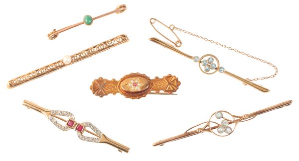 A COLLECTION OF BAR BROOCHES