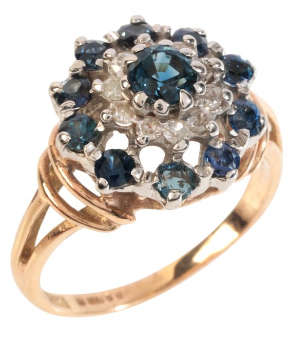 A VINTAGE SAPPHIRE AND DIAMOND CLUSTER RING