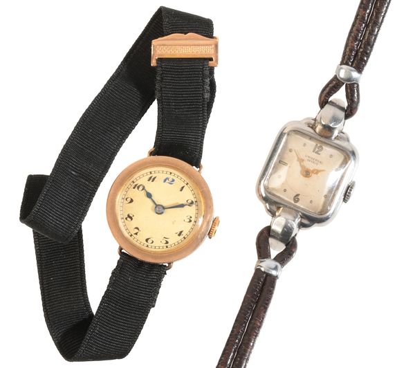 A LADY'S 9CT GOLD WRISTWATCH