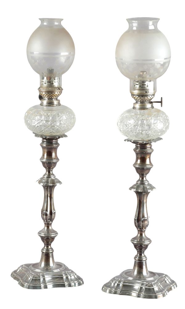 A PAIR OF EDWARD VII SILVER CANDLESTICKS