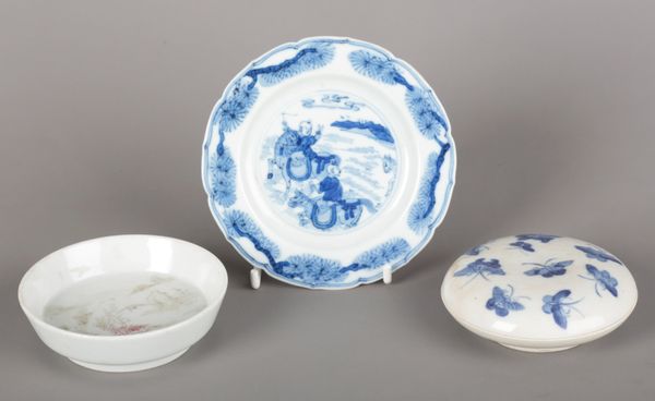 A CHINESE PORCELAIN BLUE AND WHITE INK BOX AND COVER