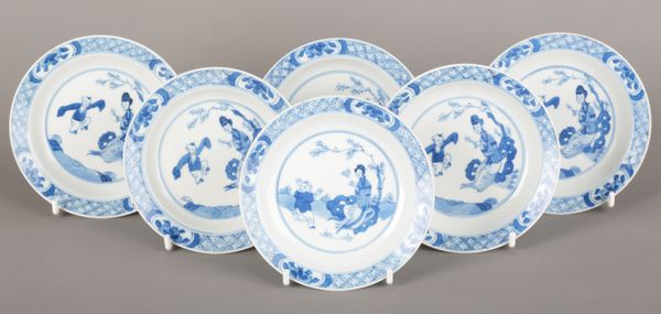 A SET OF SIX CHINESE PORCELAIN BLUE AND WHITE SAUCERS