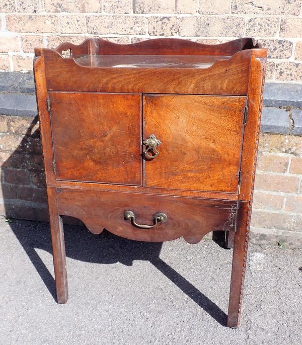 A GEORGE III MAHOGANY NIGHT TABLE