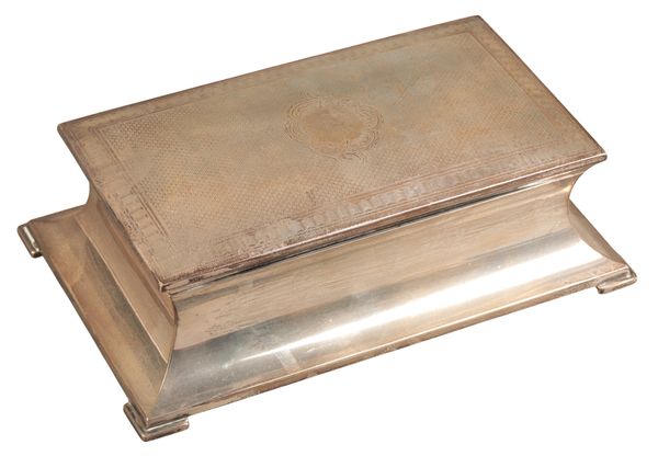 A GEORGE V SILVER TRINKET BOX