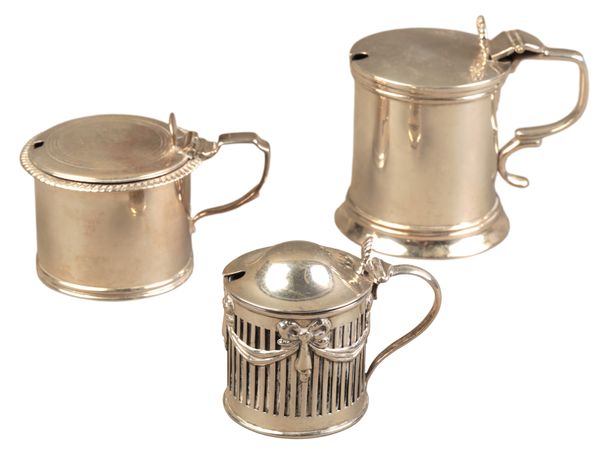 A WILLIAM IV SILVER MUSTARD