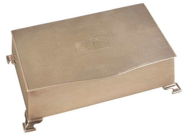 AN ELIZABETH II SILVER CIGARETTE BOX