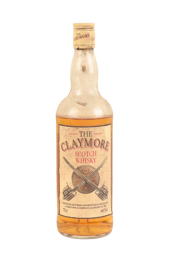 THE CLAYMORE BLENDED SCOTCH WHISKY