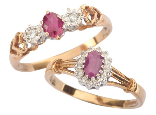 A RUBY AND DIAMOND CLUSTER RING