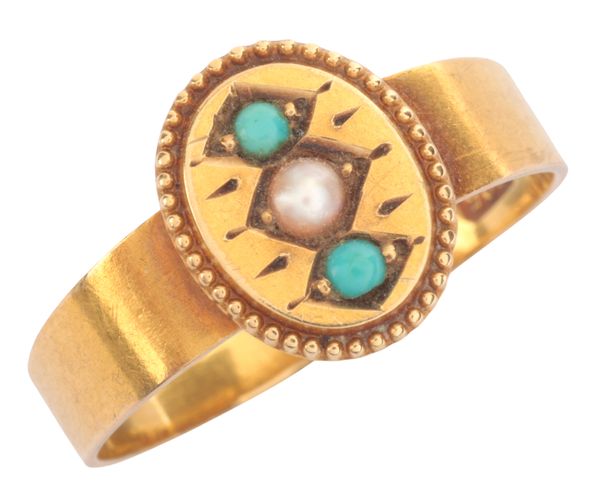 AN ANTIQUE TURQUOISE AND PEARL RING